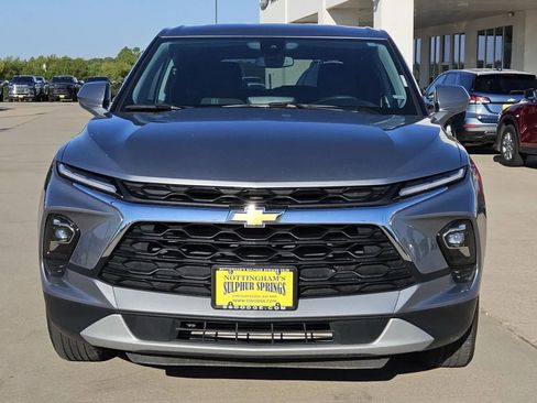 Used 2025 Chevrolet Blazer LT image 2