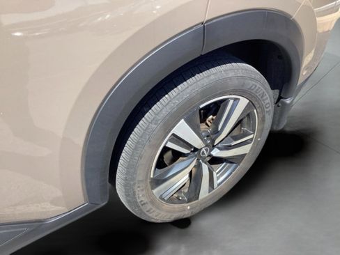 Used 2024 Nissan Rogue SL image 23