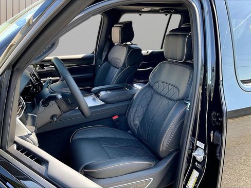 New 2026 Jeep Grand Wagoneer Summit AWD/4WD image 21
