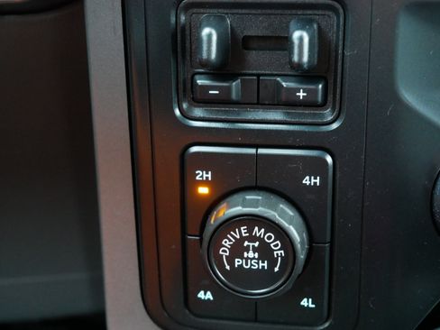 Used 2022 Ford F150 Lariat w/ Equipment Group 502A High image 29