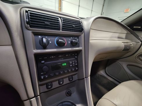 Used 2002 Ford Mustang GT Premium image 33