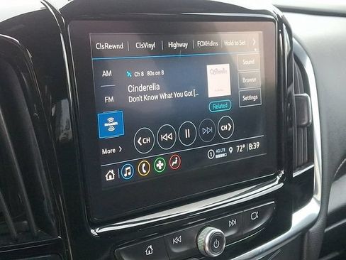 Used 2023 Chevrolet Traverse LT AWD/4WD image 3