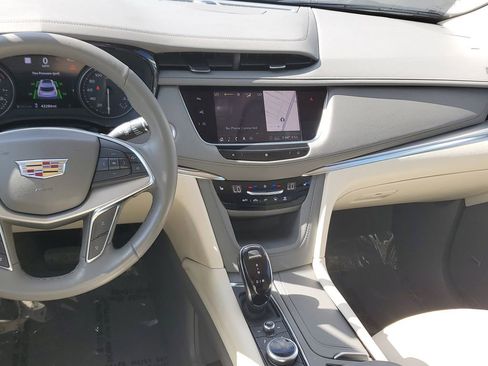 Used 2020 Cadillac XT5 Premium Luxury FWD image 18