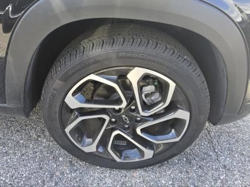 Used 2025 Chevrolet Trax RS w/ Driver Confidence Package FWD image 4