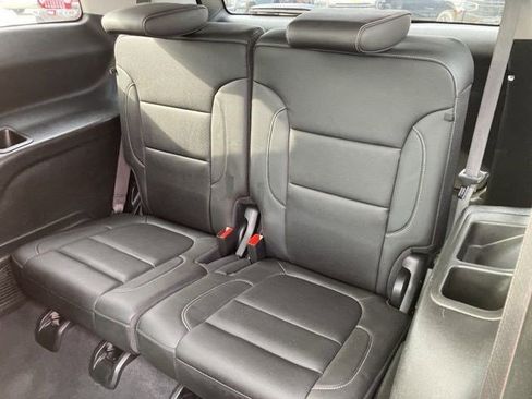 Used 2023 GMC Acadia SLT w/ Preferred Package AWD/4WD image 27