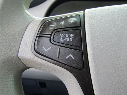 Used 2013 Toyota Sienna LE w/ Towing Pkg FWD image 32