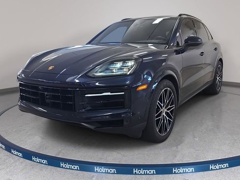 Used 2024 Porsche Cayenne S image 1