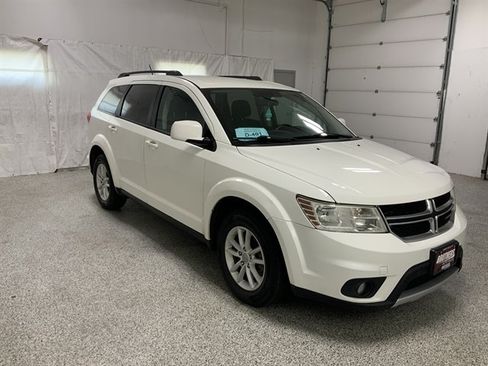 Used 2014 Dodge Journey SXT w/ Flexible Seating Group AWD/4WD image 4