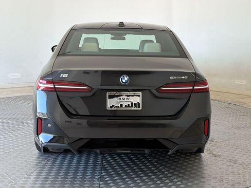 Used 2024 BMW i5 eDrive40i w/ M Sport Package RWD image 10