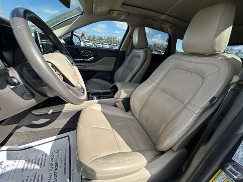 Used 2022 Lincoln Corsair Reserve w/ Equipment Group 201A image 17