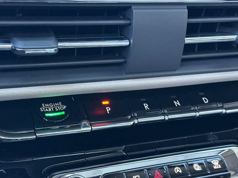 New 2025 Lincoln Corsair Premiere w/ Equipment Group 101A image 23