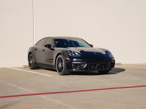 Used 2023 Porsche Panamera 4 Platinum Edition image 3