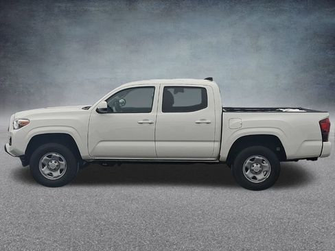 Used 2022 Toyota Tacoma SR image 9