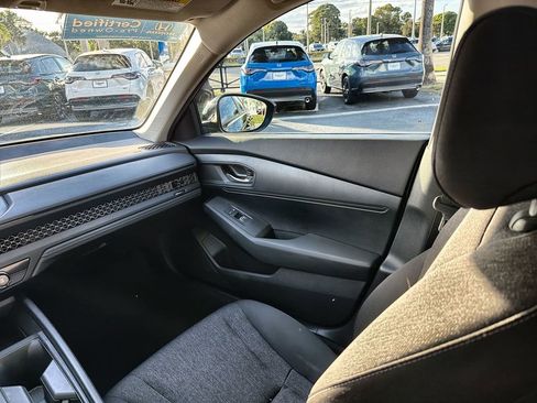 Used 2023 Honda Accord LX image 16