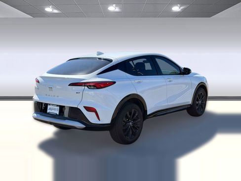 Used 2024 Buick Envista Sport Touring w/ Convenience I Package FWD image 9