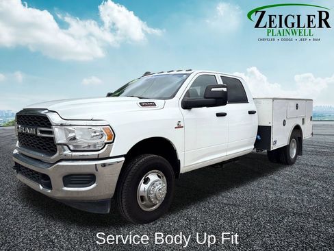 Used 2024 RAM 3500 Tradesman w/ Chrome Appearance Group AWD/4WD image 2