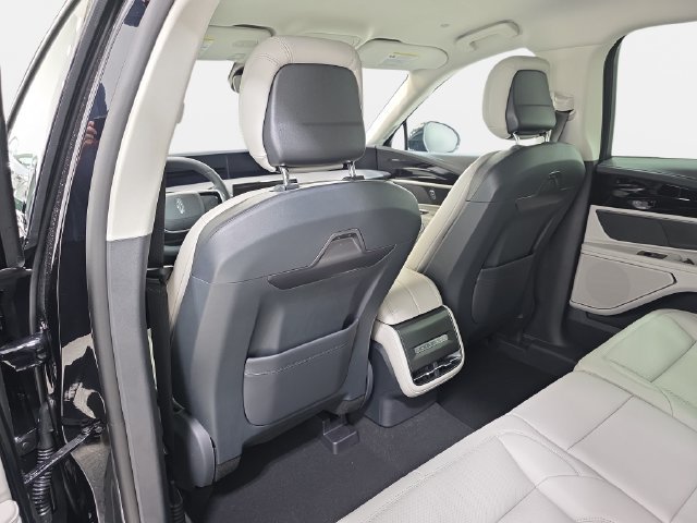 New 2026 Lincoln Nautilus Premier AWD/4WD image 10