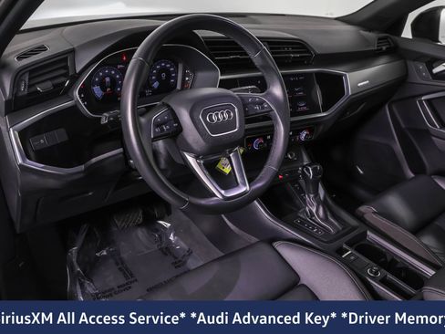 Used 2022 Audi Q3 2.0T Premium w/ Black Optic Sport Package image 5