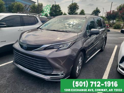 Certified 2021 Toyota Sienna XLE FWD image 6