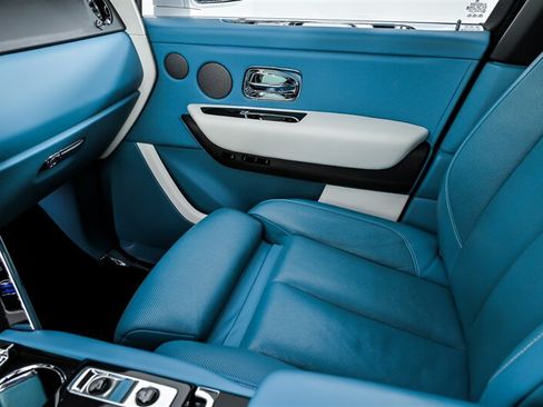 Used 2023 Rolls-Royce Cullinan AWD/4WD image 33