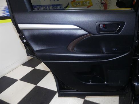 Used 2019 Toyota Highlander Plus image 29