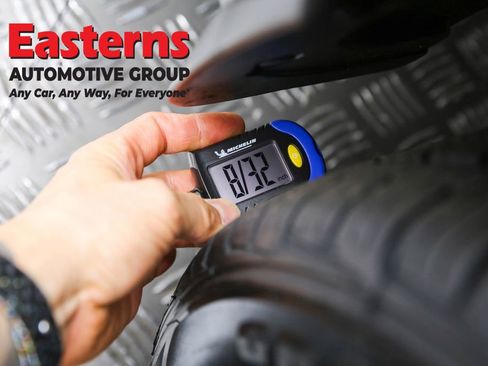 Used 2023 Hyundai Venue Limited FWD image 30