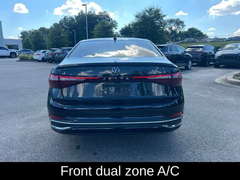 Used 2025 Volkswagen Jetta SEL FWD image 4