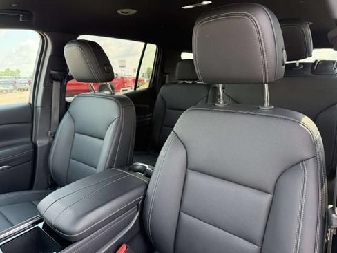 Used 2026 Chevrolet Traverse LT AWD/4WD image 13