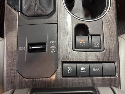 Used 2021 Toyota Highlander Platinum AWD/4WD image 27