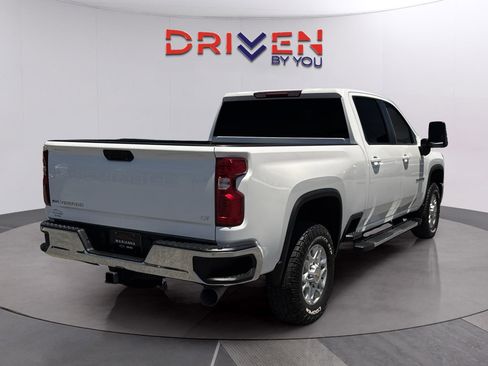 Used 2025 Chevrolet Silverado 2500 LT AWD/4WD image 5