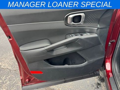 New 2025 Kia Sorento S image 18