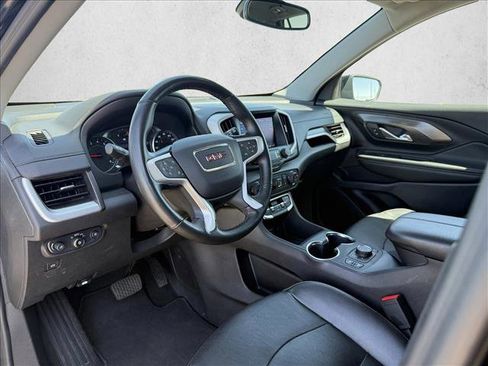 Used 2024 GMC Terrain SLT AWD/4WD image 10