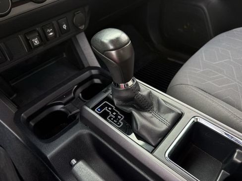 Used 2019 Toyota Tacoma TRD Off-Road AWD/4WD image 19