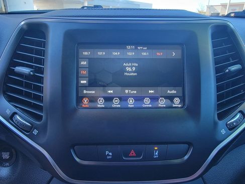 Used 2021 Jeep Cherokee Latitude Plus image 21