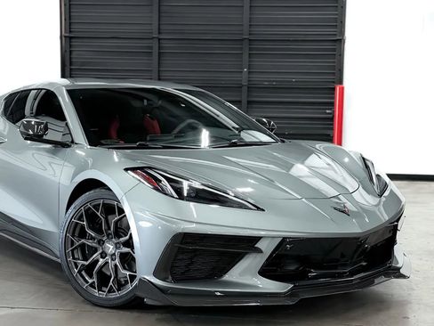 Used 2022 Chevrolet Corvette Stingray Premium Cpe w/ Z51 Performance Package RWD image 8