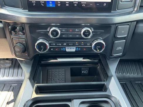 Used 2025 Ford F250 Lariat w/ Black Appearance Package AWD/4WD image 18
