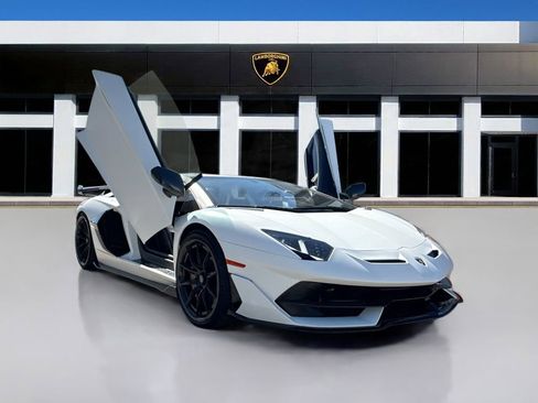Used 2019 Lamborghini Aventador SVJ image 6