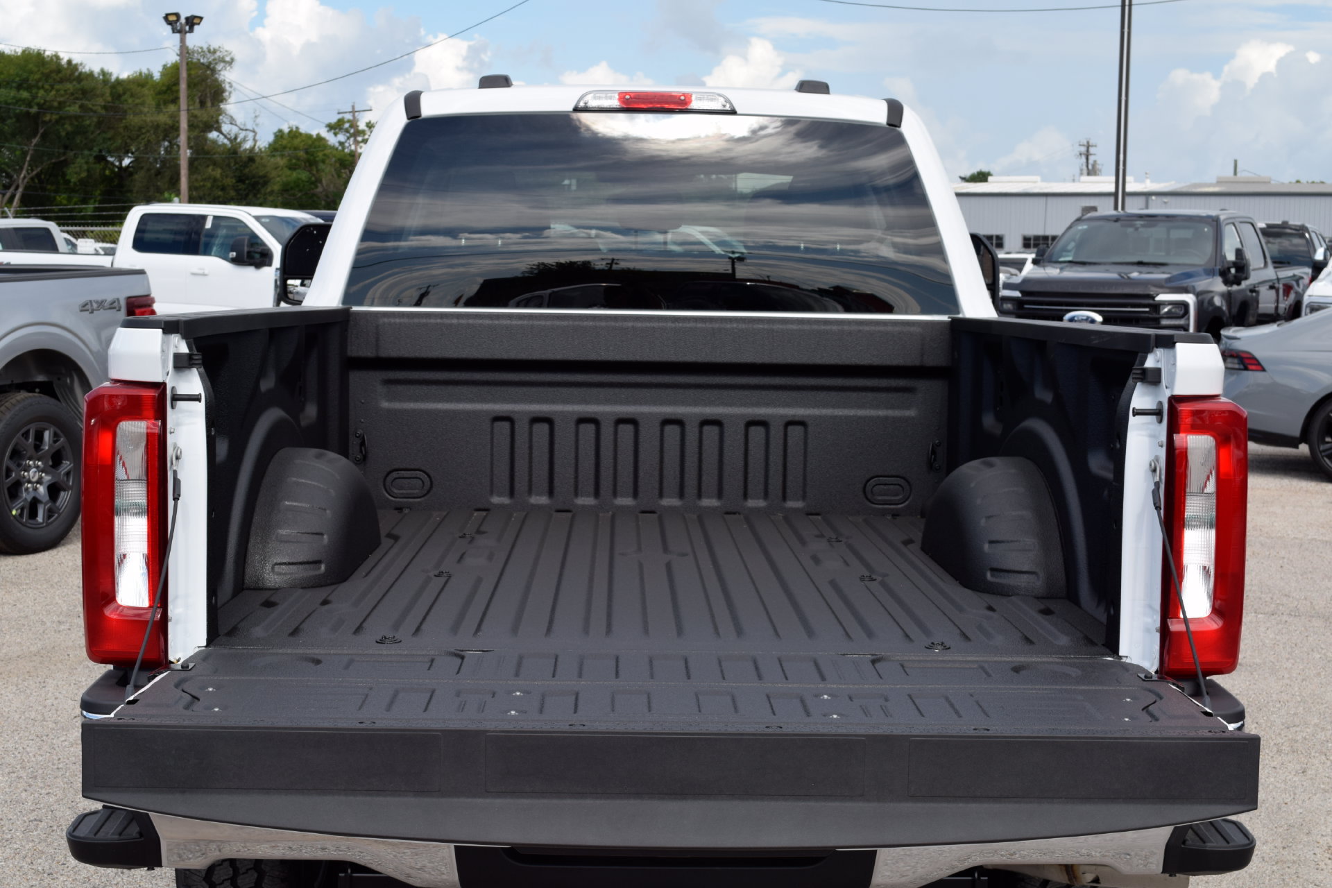 New 2026 Ford F250 XLT w/ FX4 Off-Road Package AWD/4WD image 20