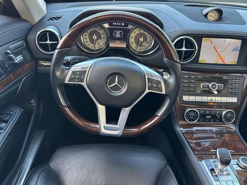 Used 2013 Mercedes-Benz SL 550 w/ Premium Pkg image 28