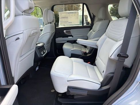 New 2026 Ford Expedition Platinum w/ Platinum Ultimate Package AWD/4WD image 13