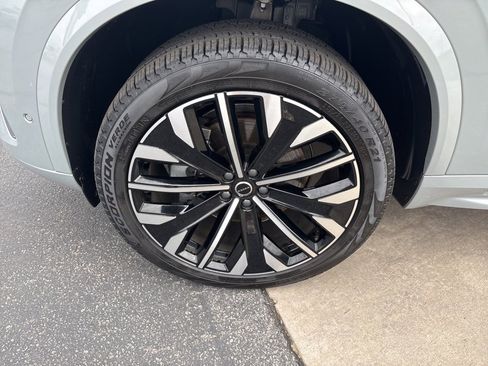 Certified 2025 Volvo XC90 B5 Plus image 13