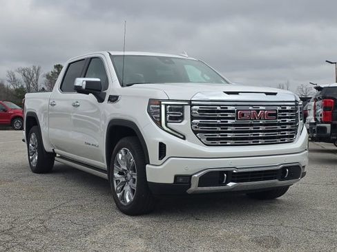 Used 2025 GMC Sierra 1500 Denali image 7
