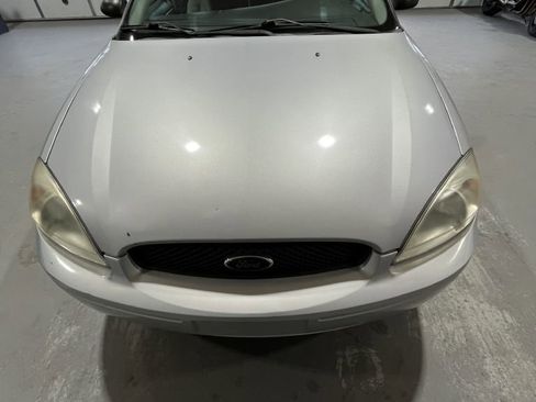 Used 2005 Ford Taurus SE image 3
