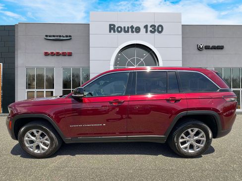 Used 2023 Jeep Grand Cherokee Limited AWD/4WD image 5