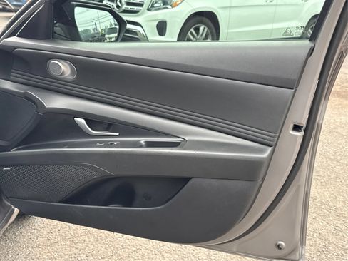 Used 2021 Hyundai Elantra SEL w/ Convenience + Premium Package FWD image 20