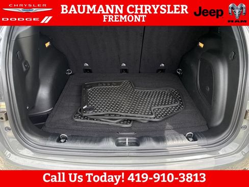 Used 2023 Jeep Compass Latitude w/ Sun and Sound Group AWD/4WD image 22