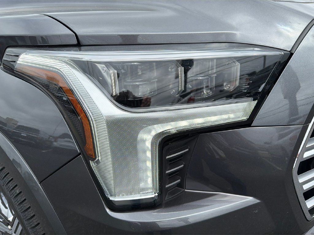 Used 2024 Toyota Sequoia Capstone AWD/4WD image 11