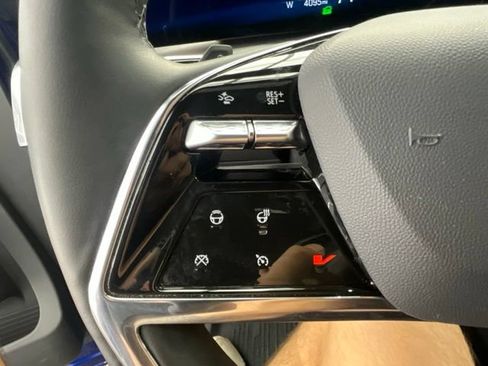 Used 2026 Cadillac Vistiq Sport w/ LPO, Floor Liner Package AWD/4WD image 17