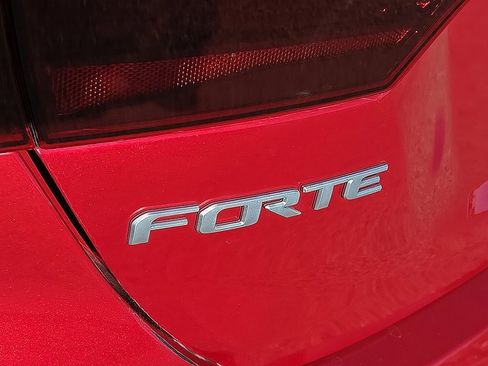 Used 2024 Kia Forte LXS image 15