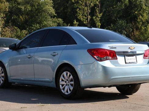 Used 2011 Chevrolet Cruze LS w/ Connectivity Package FWD image 9